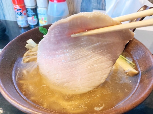 新感覚のラーメン！「麵屋 友来」には、あっさり派もこってり派も満足できる煮干しラーメンがあった。