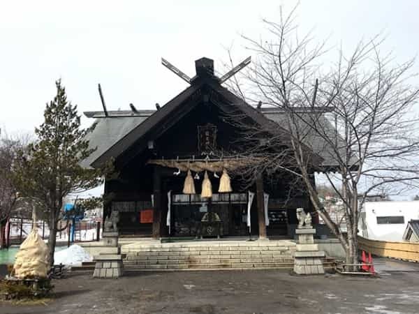 龍宮神社で自らの欲望を洗うと出世間違いなし！？