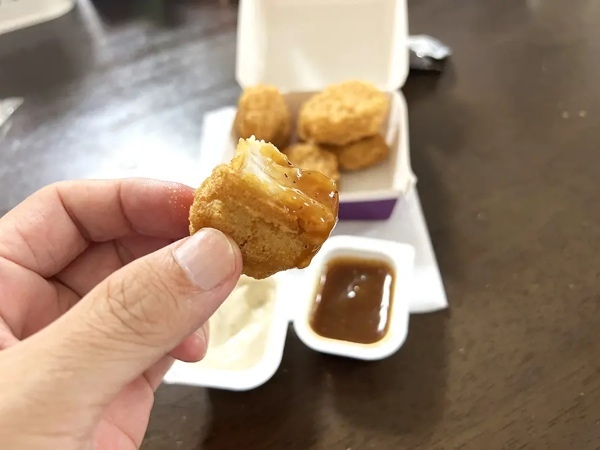 マックの新作ナゲットソースはクセになる系　「炭火焼き鳥風」「燻製風たまごタルタル」の味をたしかめてみた