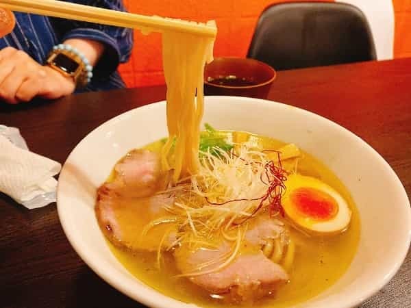 人吉で飲んだら締めはマツモトショクドウへ！ここの塩ラーメンは球磨焼酎とほんと合う