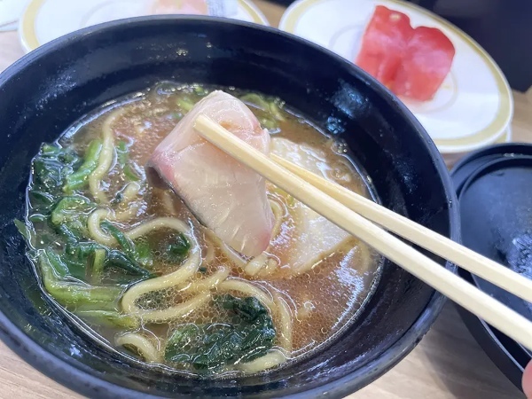 何故にかっぱ寿司で「家系ラーメン」？実際に食べて寿司との相性たしかめてみた