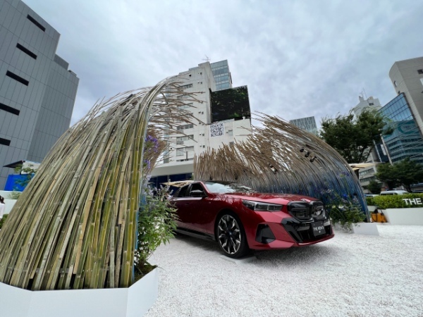表参道のど真ん中に現れた癒やしの空間「FREUDE by BMW – THE GARDEN」