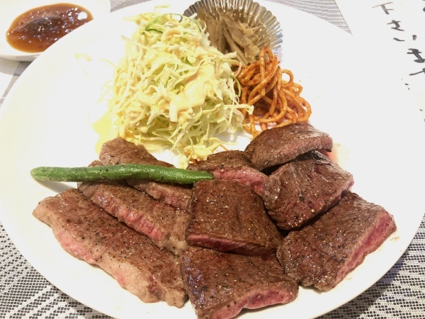 良いお肉をたくさん食べたい。そんな時には「まんぷく亭」一択でしょ!