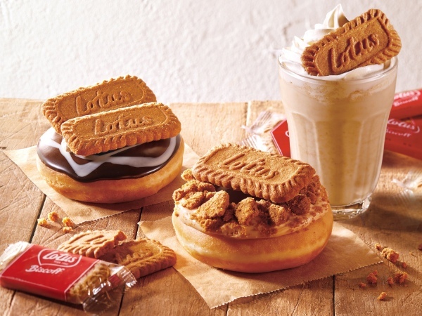 90年愛され続ける「ロータス ビスコフ」との夢の共演が再び！『KRISPY KREME with LOTUS BISCOFF』2023年3月8日（水）より期間限定発売