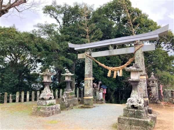 まさに今行かなきゃ！1年に1回の絶景が見られる「永尾剱神社」で始まった願いを届ける取り組みをご紹介します。