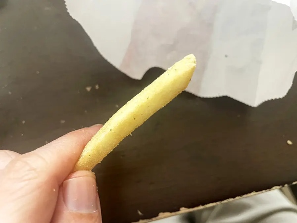 マックのシャカシャカポテト新フレーバー「梅のり塩味」「にんにく黒胡椒マヨ味」食べてみた