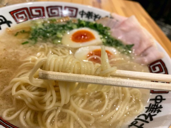 「中華そば 牡丹」の『牡丹煮玉子らーめん』（市役所前線）【にしつーグルメ】