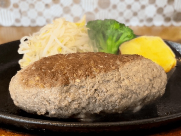 とろけるハンバーグって食べたことある?「焼肉の一休」の熊本県産黒毛和牛100%ハンバーグが最高すぎた【菊池市ランチ】