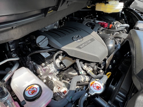 【試乗記】トヨタアルファード・ヴェルファイア　高級感溢れるショーファーとドライバーズカー