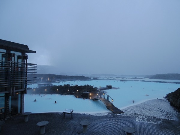 あの氷河の洞窟をご紹介！アイスランド絶景の旅