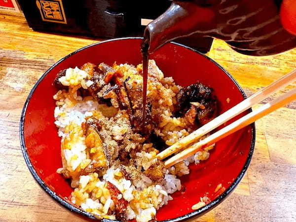 宇奈ととの期間限定「月見ギガ増し丼＋」を実食　鰻と温玉で永遠に続くコク