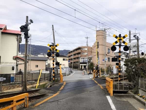 「松生町北踏切道」みてきた【西宮の踏切】