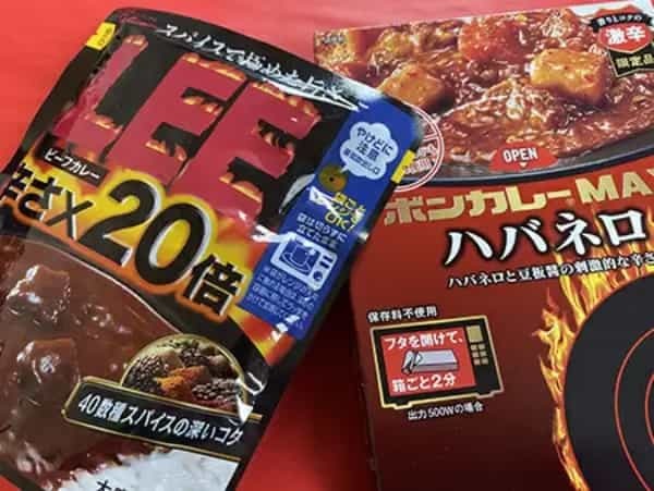 本物の激辛野郎はどっちだい！？　注目度MAXのレトルトカレーを食べ比べ