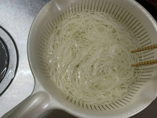 料理研究家リュウジさんの最新「虚無そうめん」は本当にウマい？作ってみた