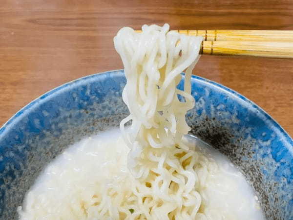 九州人なら既視感不可避のパッケージ……スーパーでみかけて気になりすぎた「屋台風ラーメン」食べてみた