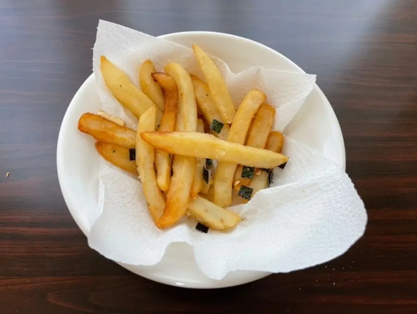 フライドポテトとお吸いものの素が相性バツグン！？Twitterで話題の「和風フラポテ」試してみた