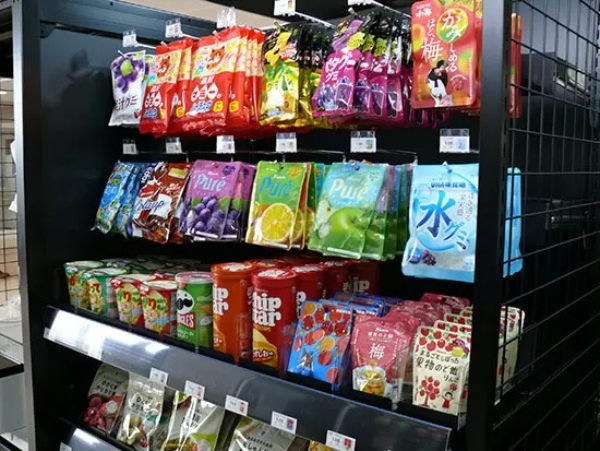 ファミマの無人決済コンビニが高校に普及するのか！？大森学園への提供で4月10日オープン