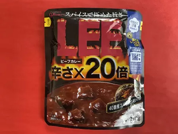 本物の激辛野郎はどっちだい！？　注目度MAXのレトルトカレーを食べ比べ