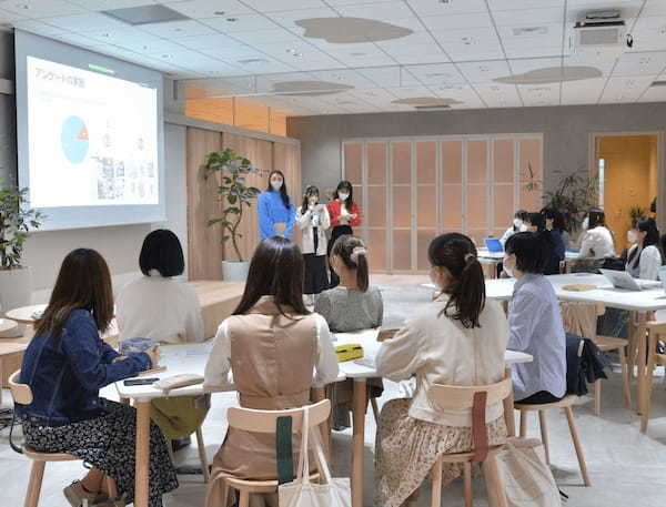 昭和女子大学の学生と1年かけて共創した商品が新登場！はちみつと醤油で韓国グルメ「ハニーチキン」の味わいを再現した『シンポテト 噂のハニーチキン味』