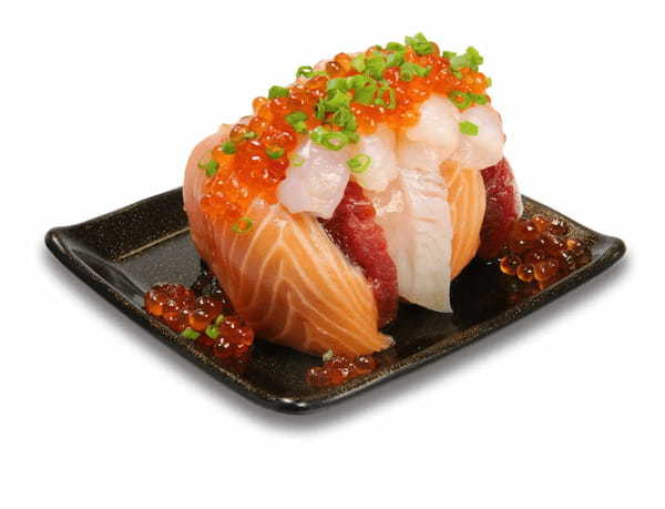 グルメ回転寿司銚子丸が「爆盛り寿司」&「あら汁無料食べ放題」の「平日はぴとくフェア」を開催!
