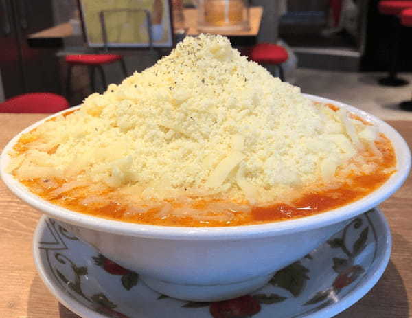 チーズ党にはたまらない、チーズに特化したトマトラーメン