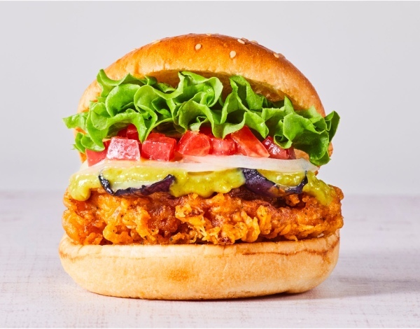 2022年、想定の3倍売れた話題性NO.1バーガー!こぼれるっ【パクチーチキンバーガー】再来!だるさを吹っ飛ばす本格辛い、グリーンカレーorトムヤムクン2種登場