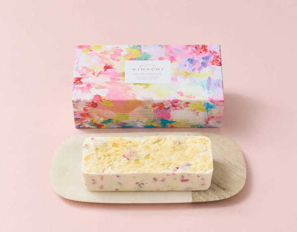 【パティスリー キハチ】冷凍ケーキシリーズにシチリア発祥のスイーツ 「カッサータ」 が新登場！苺、フランボワーズ、ドライフルーツ、ピスタチオで華やかな味わい