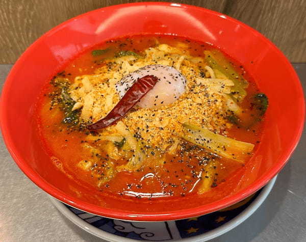 チーズ党にはたまらない、チーズに特化したトマトラーメン