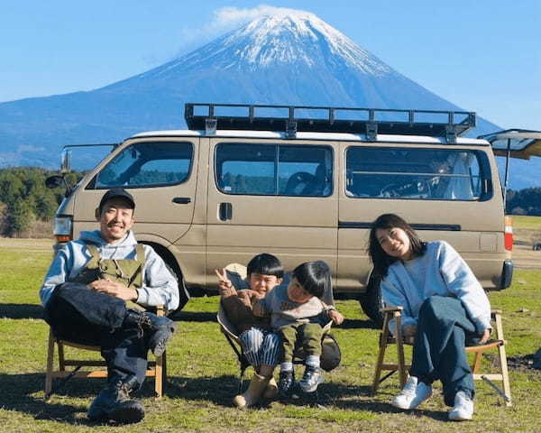 100系ハイエースの車内をDIYして”バンライフ”をとことん楽しむ仲良しファミリー☆週末の趣味や遊びに大活躍！