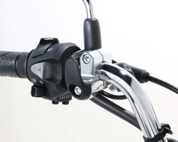 バイクでの買い出しが捗る!便利な「コンビニフック」がキタコから登場!