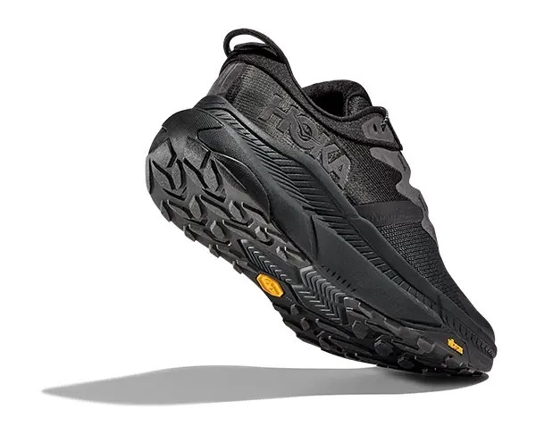 アウトドア好きのための究極の街歩き！ HOKAの隠れた名品スニーカー３選