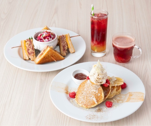 ニューヨークレストラン「サラベス」スペシャルメニュー「アールグレイパンケーキ」／「ルーベンサンドウィッチ」