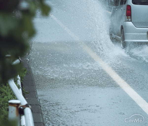 【動画】想像以上にヤバい台風！「車が吹っ飛ぶ風速」知ってる？