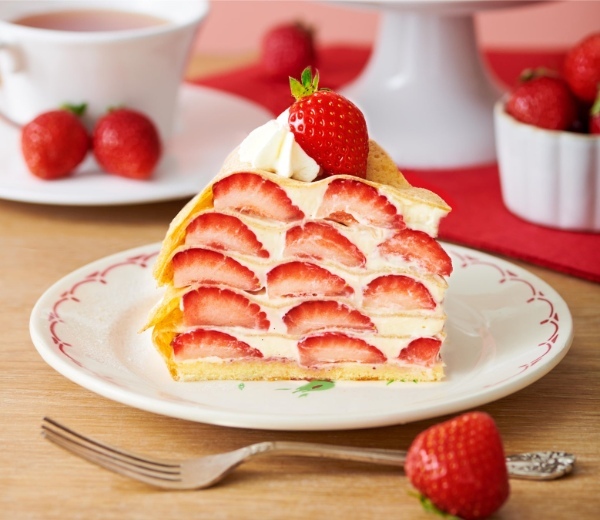 【Afternoon Tea LOVE&TABLE】ふんわり桜が香る新作のミルクレープや、“あまおう”をふんだんに重ねた「苺のミルクレープ」など発売