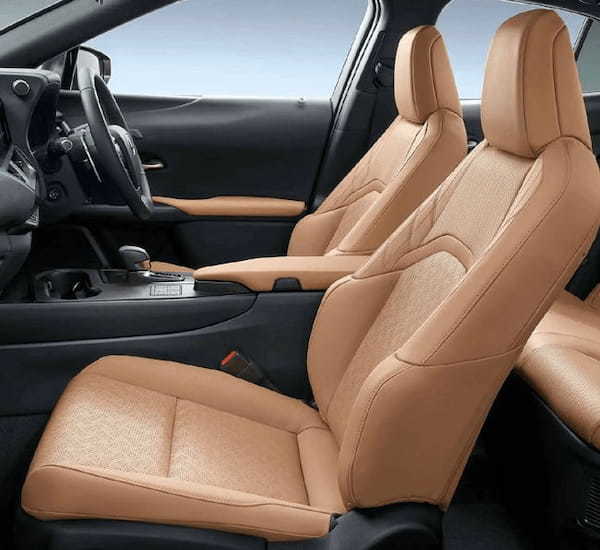 レクサスUXがマイナーチェンジ。UX300hの新設定や走り味の深化、Lexus Safety System＋の機能拡充、コクピット空間の進化などを実施