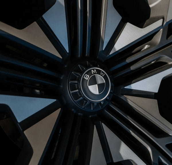 BMWが最新のデザインコンセプトモデル「Vision Neue Klasse（ビジョン・ノイエ・クラッセ）」を初公開