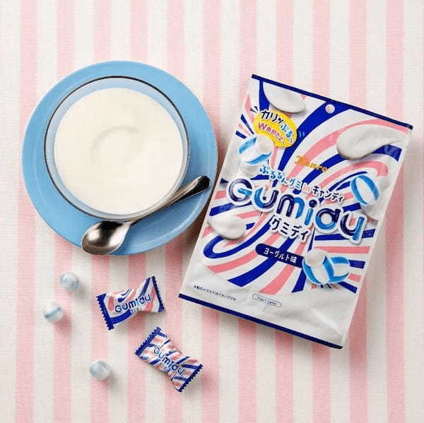「グミ」を「キャンディ」でコーティングした“カリッぷるっ”な新食感！　カンロ「グミディ　ヨーグルト味」新発売