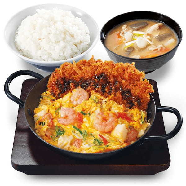 海鮮の旨味たっぷりの塩だれとごま油香る「海鮮たまごチキンカツ丼」かつやに新登場