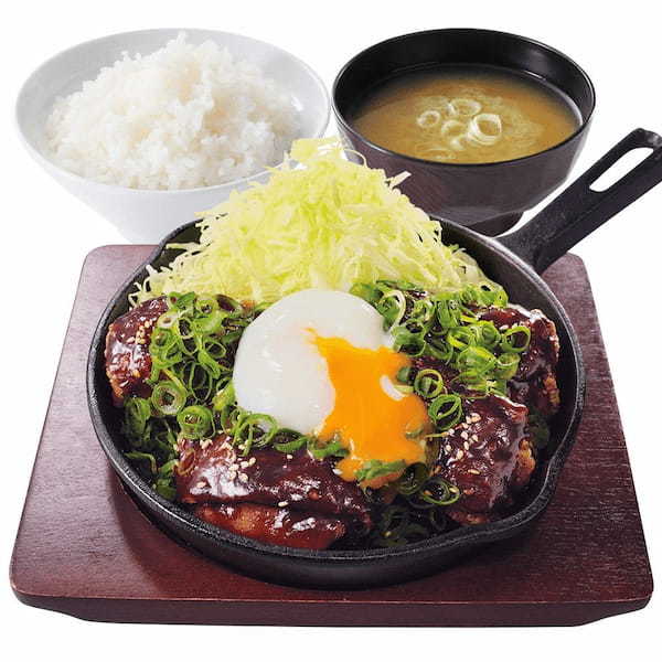 【八丁味噌】ごはんがすすむ「鉄板 ねぎ味噌からあげ定食」からやまに新登場!