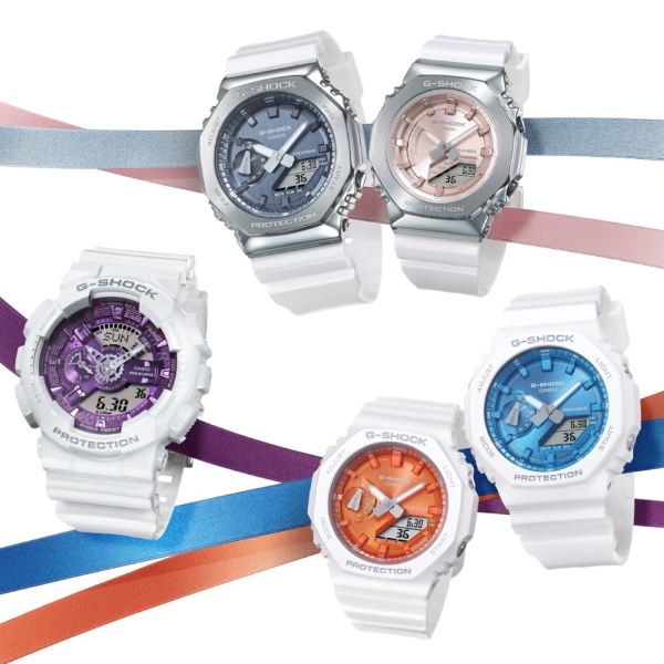 【冬限定の白い“G-SHOCK”が登場】文字盤のメタリックカラーが映えるペアウオッチでおしゃれを楽しもう!
