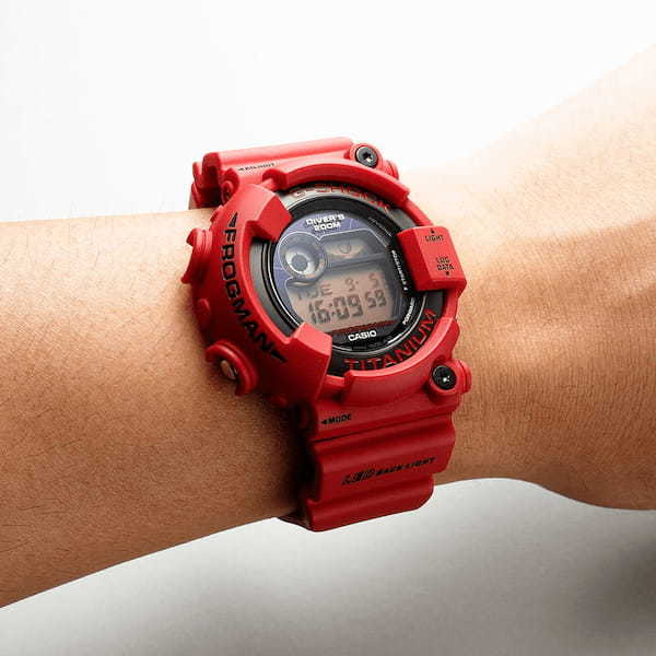 【“時計好きアラサーリーマン”が愛を込めて実機レビュー】G-SHOCKフロッグマン赤蛙は案外合わせやすい!