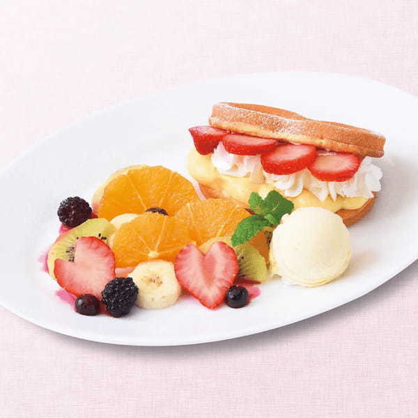 【銀座コージーコーナー】春色スイーツで、ひと足お先に春を楽しもう♪ 苺の新作パフェ2品とワッフルサンドが登場!