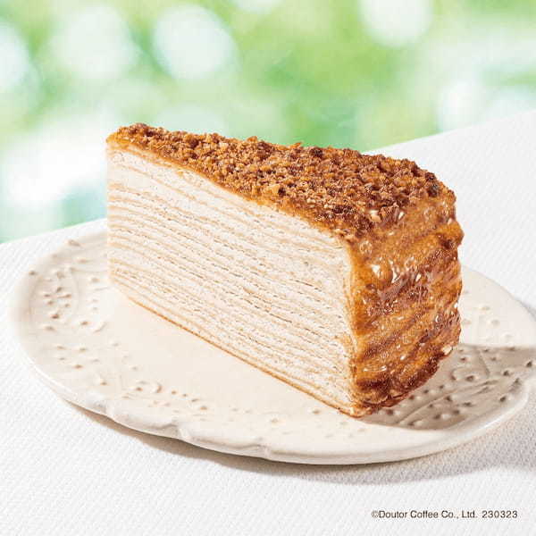 ドトールコーヒーショップにて3月23日（木）より　沖縄黒糖×あずきの季節ラテドリンク、新作ケーキの黒糖ミルクレープを発売