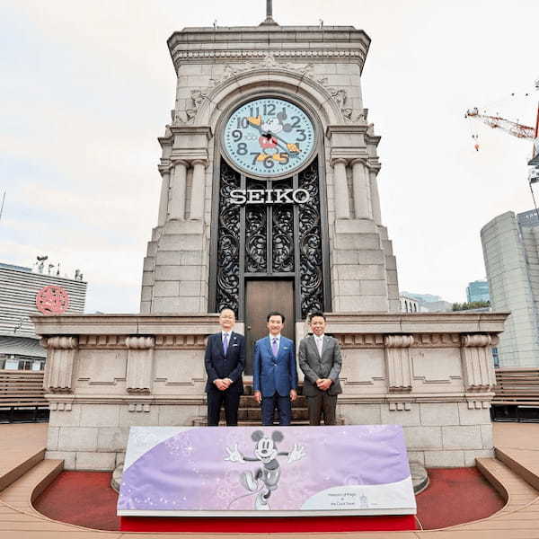 【銀座のシンボルがあのキャラクターに】ディズニー創立100周年を祝し、セイコーの時計塔がミッキーマウスデザインに模様替え