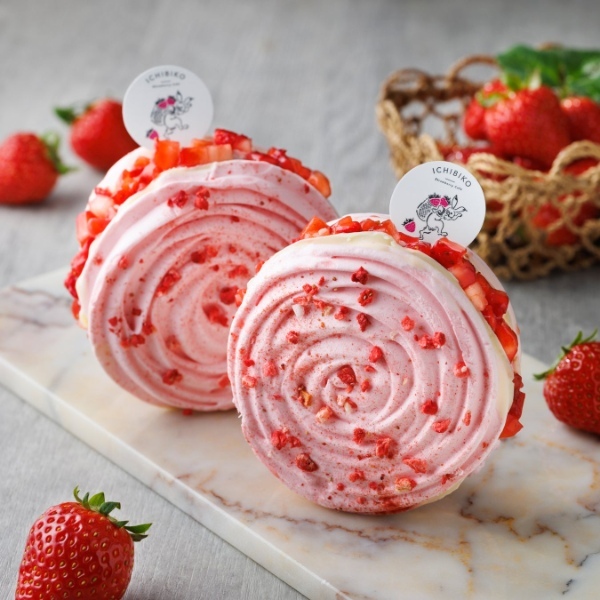 北海道ボールパークFビレッジ店オープン / 生いちごたっぷり「生いちびこミルク」や、メレンゲの新感覚スイーツ「いちごくるるん」新発売 / いちごスイーツ専門店『いちびこ(ICHIBIKO)』