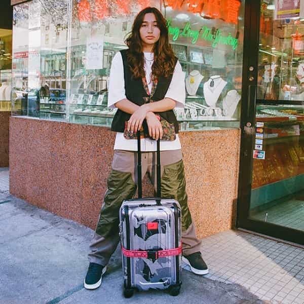 渋谷のスクランブル交差点などをイメージした「TUMI」のコラボバッグがお洒落!