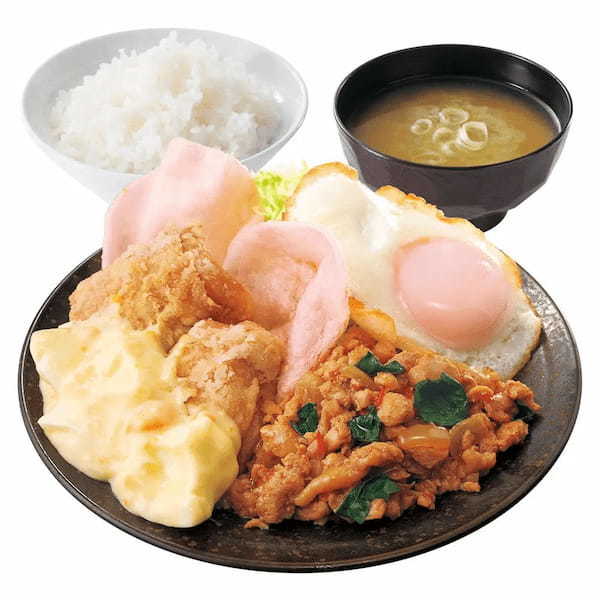 【旨辛&タルタル】主役級おかずを一皿で「タルタルガパオ盛り定食」からあげ定食専門店からやまに新登場