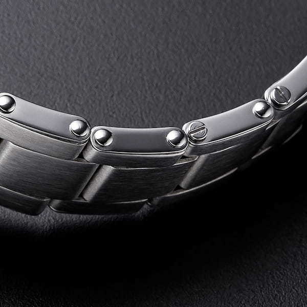 【セミバブルバックにハニカム文字盤】とことんヴィンテージ感にこだわった36mm径の小顔369スペシャル