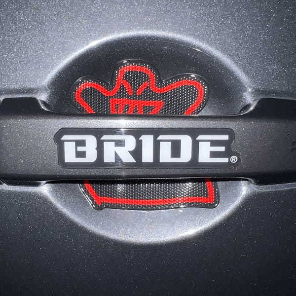 スポーツシートBRIDEのオリジナルパーツ「ドアハンドルプロテクター」発売!