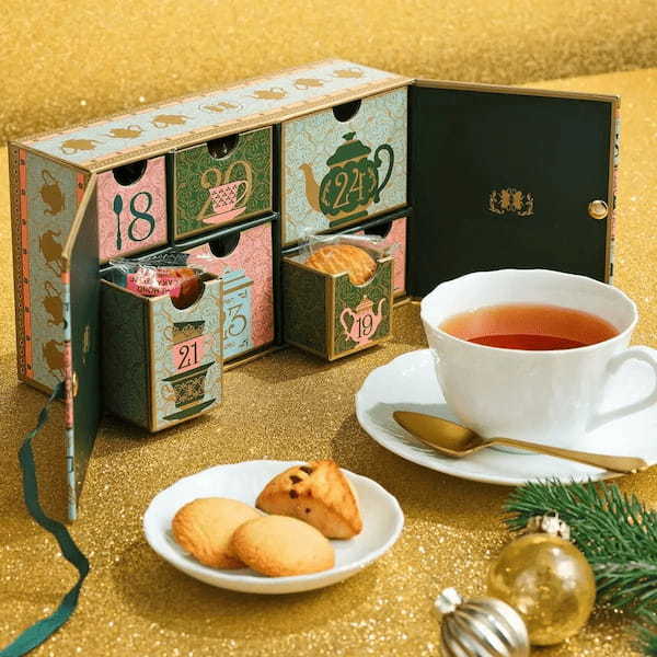 アドベントカレンダーから伝統菓子まで!海外のクリスマス気分が味わえるアイテムが続々登場